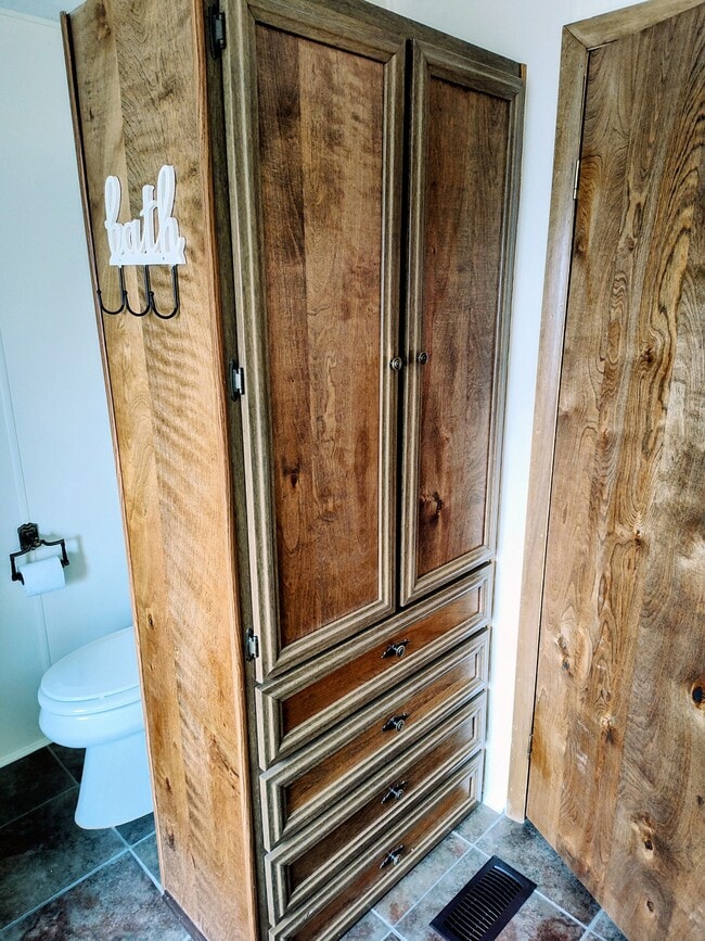 Building Photo - 1715 17th Ave S