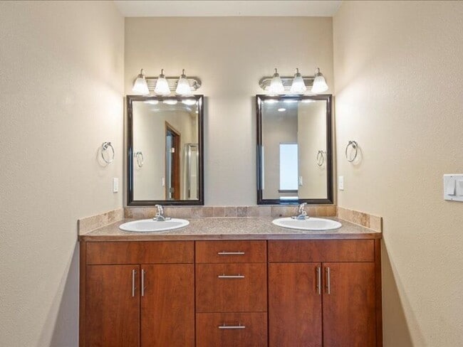 Building Photo - 540 Fort St