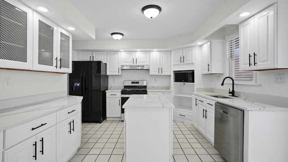 Building Photo - 19 Arnold St