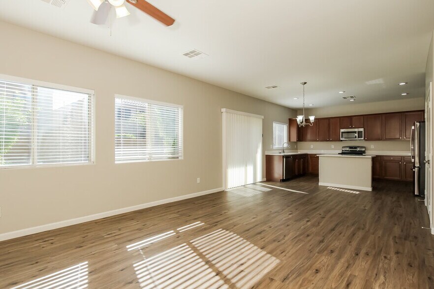 Building Photo - 12121 W Avenida Del Rey