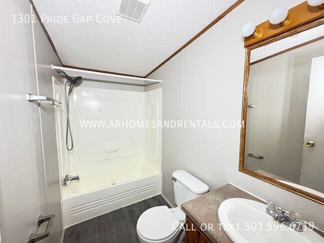 Building Photo - 1301 Pride Gap Cove