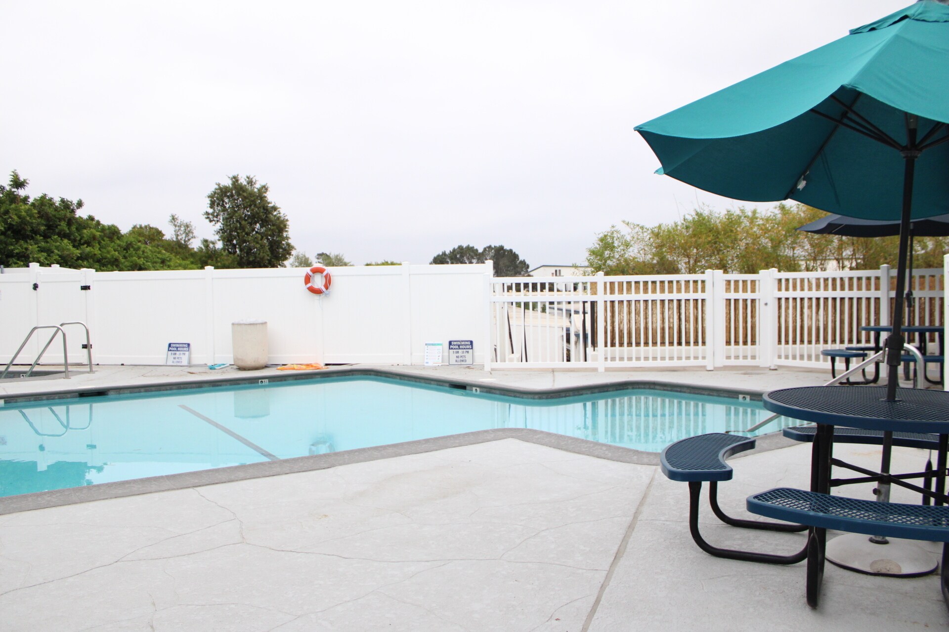 pool - 4099 Huerfano Ave