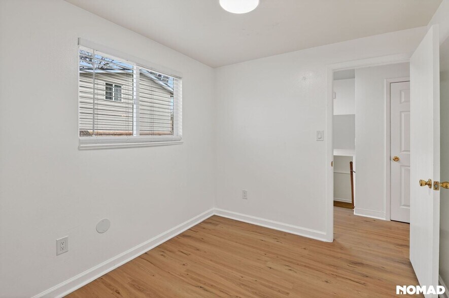 Building Photo - 747 W Cleveland Cir