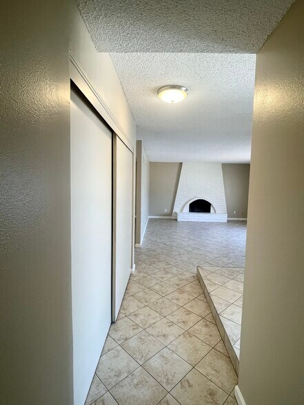 Building Photo - 8812 Annandale Way