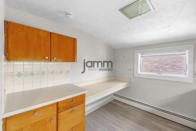 Building Photo - 14724 Clifton Blvd