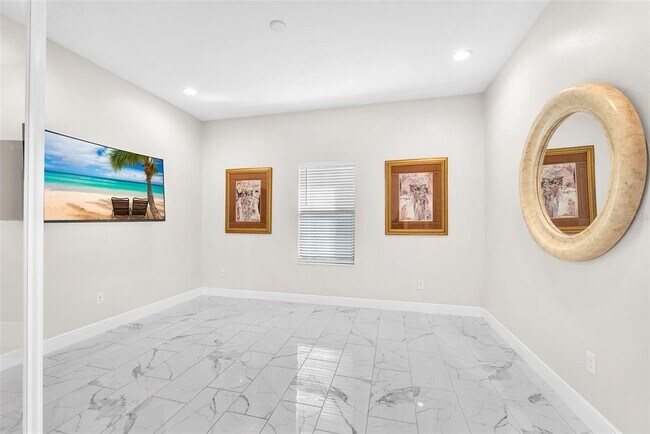 Building Photo - 11305 Hawks Fern Dr