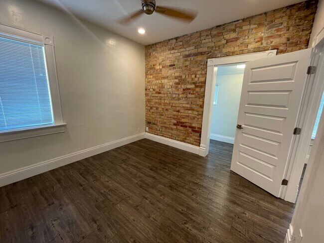 28-1 bedroom - 22-38 D St