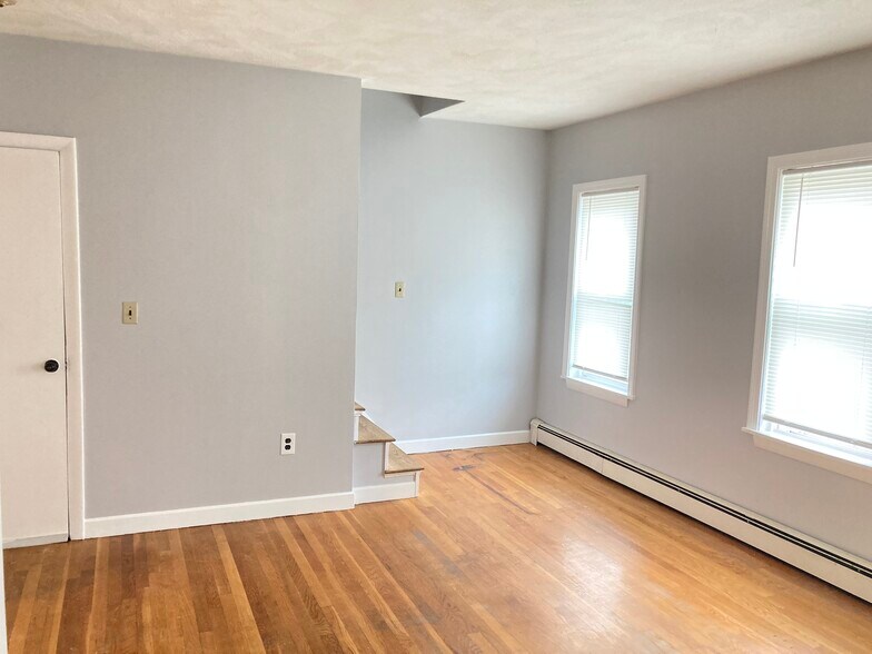 Building Photo - 318 Granite St