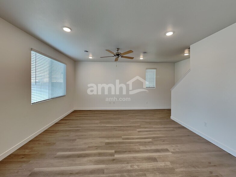 Building Photo - 12638 W Flynn Ln