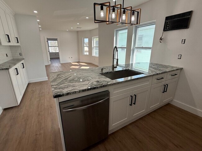 Building Photo - 94-96-96 Francis St