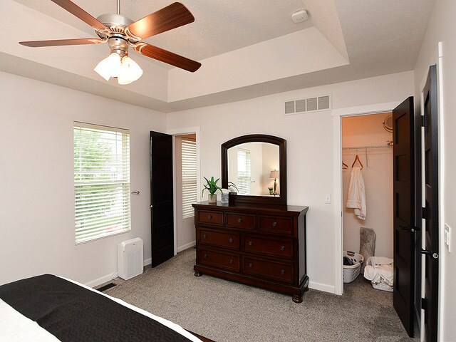 Building Photo - 14902 Mormon St