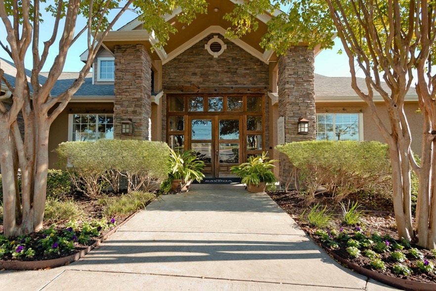 The Ravinia 19500 US Highway 281 N San Antonio TX 78258 Apartment