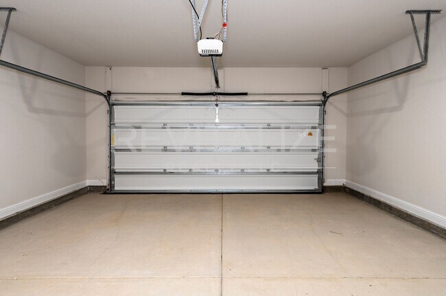 Building Photo - 14543 Dayton Cir