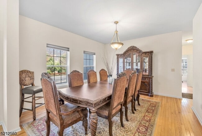 Building Photo - 706 Skyline Dr