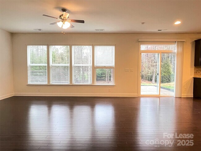 Building Photo - 4008 Fallondale Rd