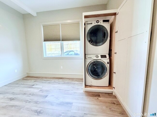 Building Photo - 29 E Main St