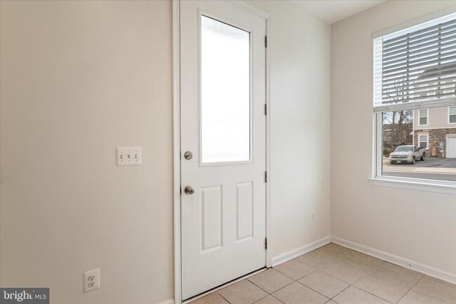 Building Photo - 109 Sequoia Dr