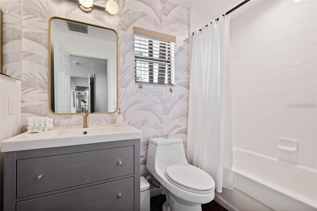 Building Photo - 1914 E 4th Ave