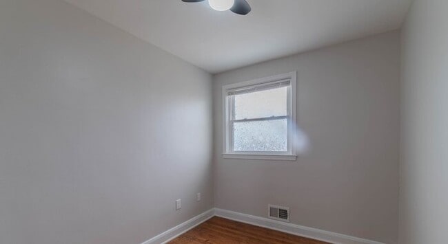Building Photo - 3 Bedroom Home 21206