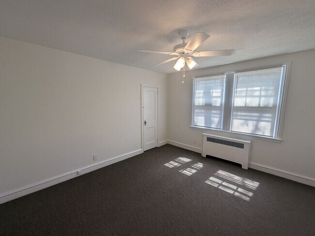 Building Photo - 3343 Chippendale St