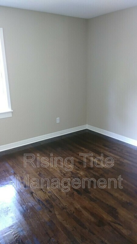 Building Photo - 816 Hillview Dr