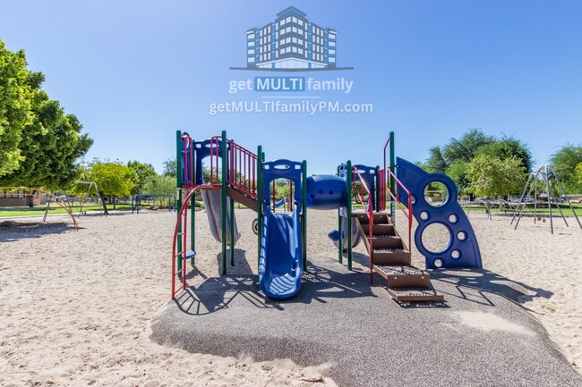 Building Photo - 700 W University Dr