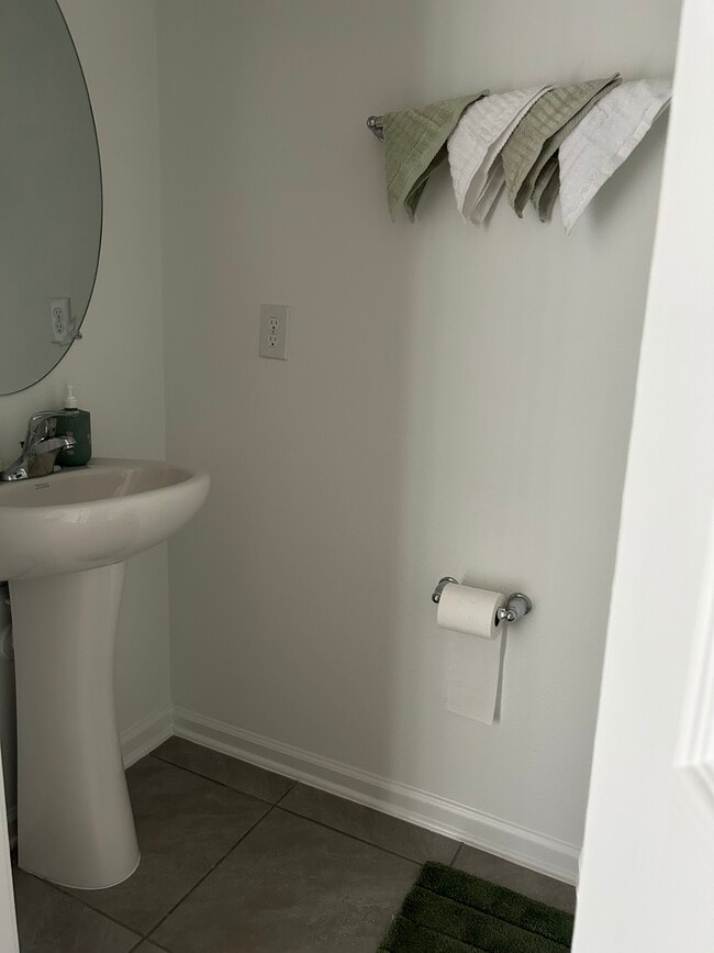 Building Photo - 8337 Retrograde Rd