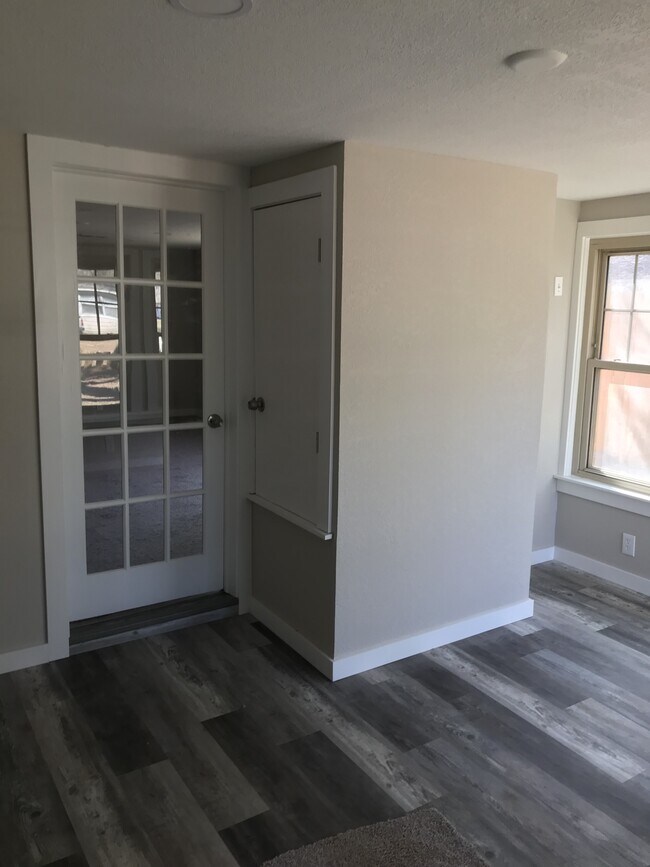 Building Photo - 518 16th St