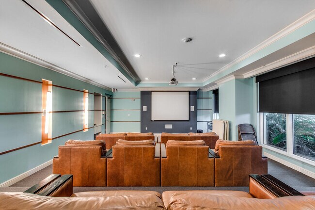 Building Photo - 700 E Boynton Beach Blvd
