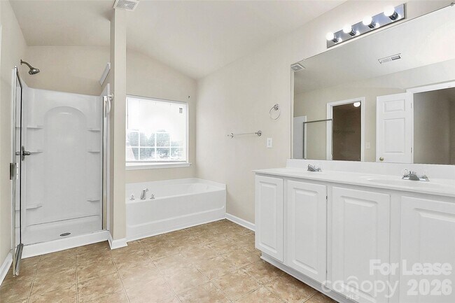 Building Photo - 10741 Mountain Springs Dr