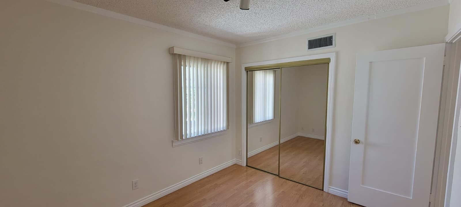 Building Photo - 567 South St