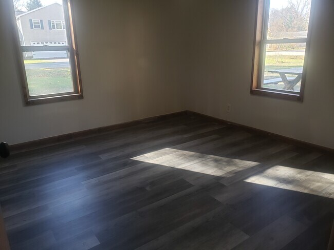 Building Photo - 4285 Parker Rd