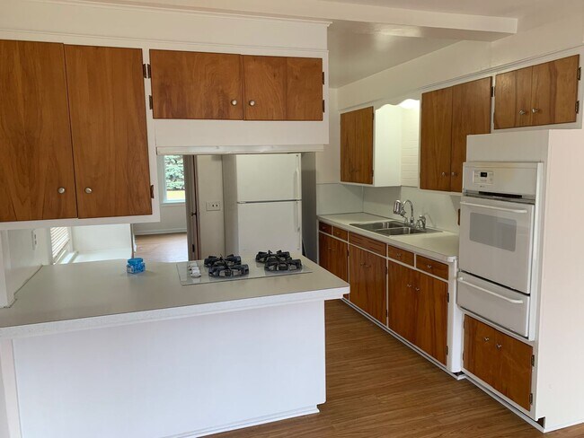 Building Photo - 3 Bedroom home in great neighborhood!