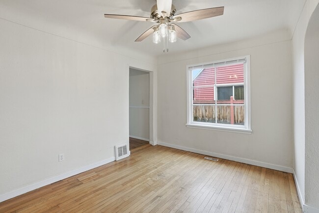 Building Photo - 611 S Ferrall St