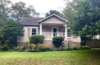 Building Photo - Adorable 2 Bedroom & 1 Full Bath Bungalow ...