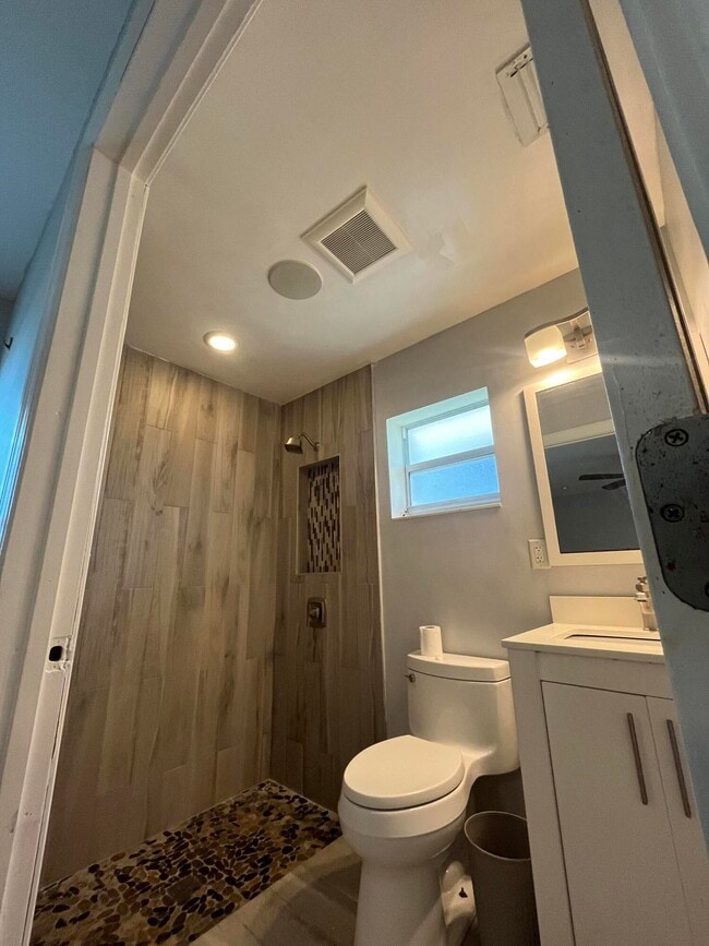 Building Photo - 108 Arthur Ct