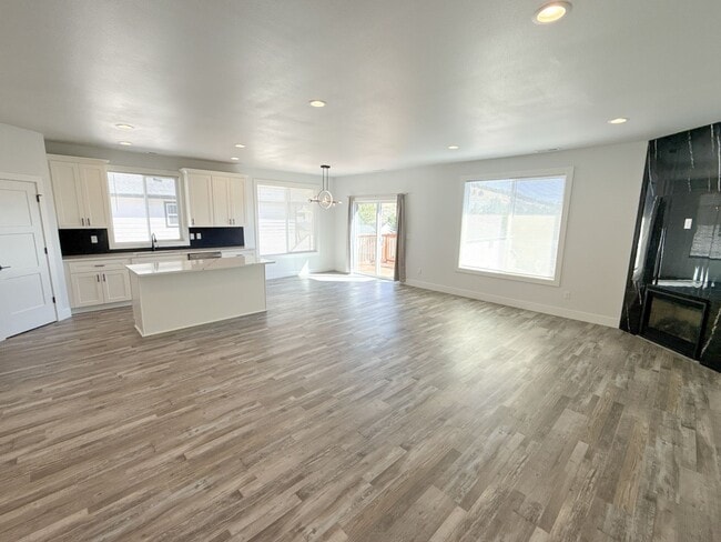 Building Photo - BRAND NEW 3 Bedroom, 2 bath Home - located...