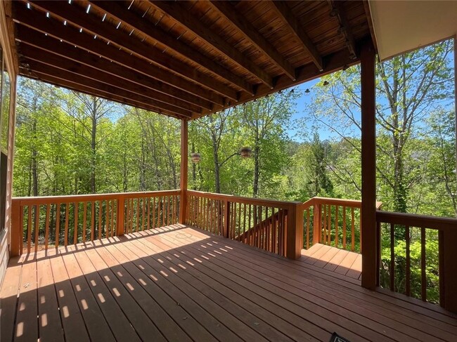 Building Photo - 2871 Royston Dr