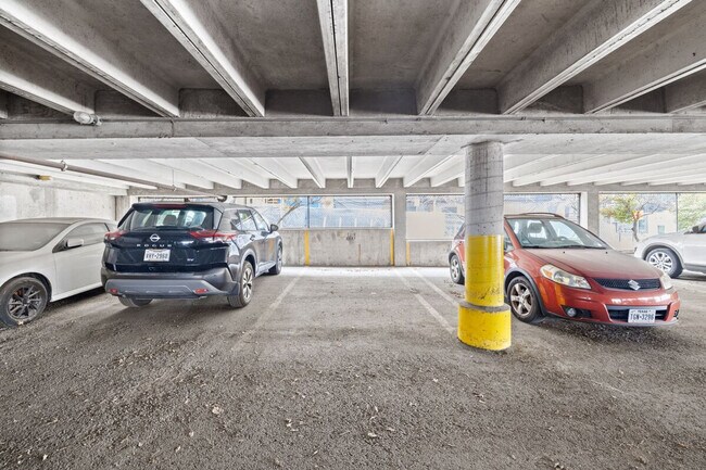 Building Photo - 1800 Lavaca St