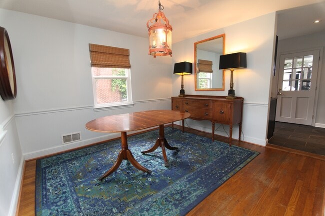 Building Photo - 2713 Arcola Ave