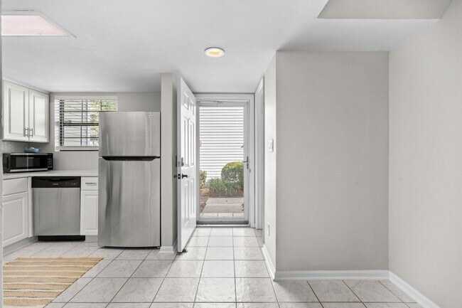 Building Photo - 6703 Jefferson Pl