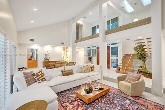 Building Photo - 2360 Tigertail Ave