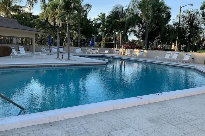Large heated pool - 225 Deer Creek Blvd