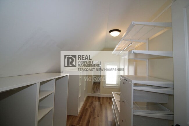 Building Photo - 33 Columbia St