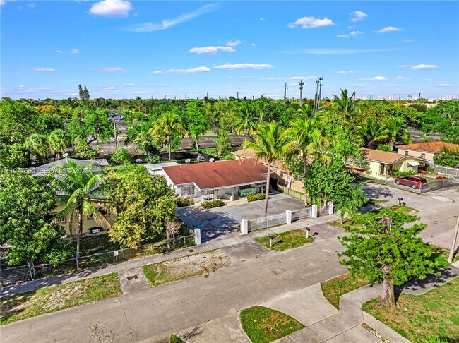 Building Photo - 581 NW 113th St