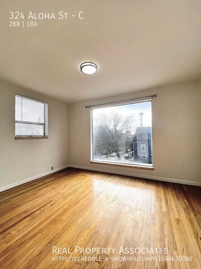 Building Photo - 324 Aloha St