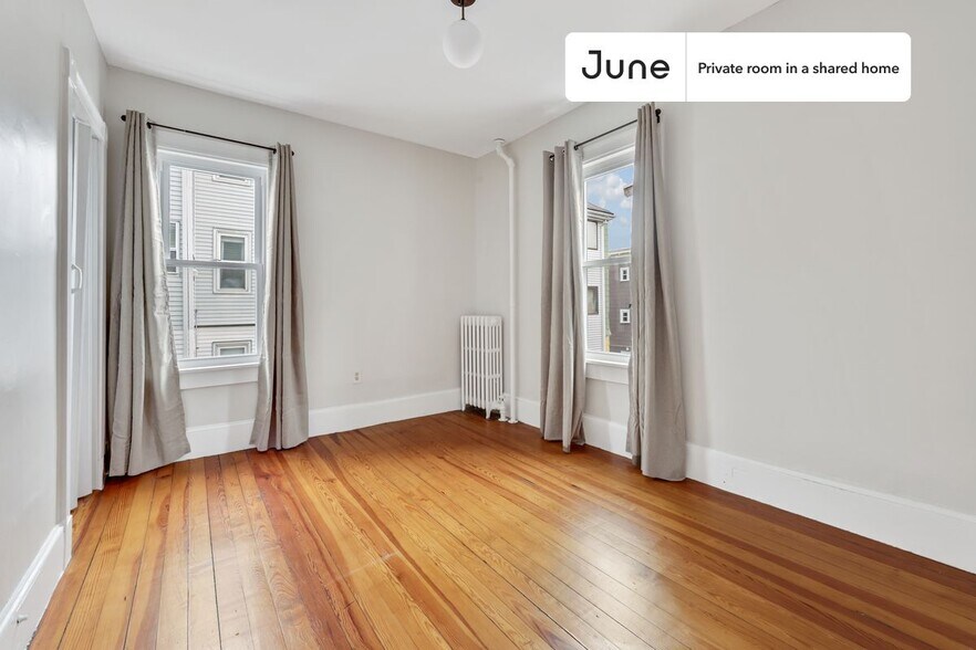 Building Photo - Room in Shared 3 bed/1 bath home