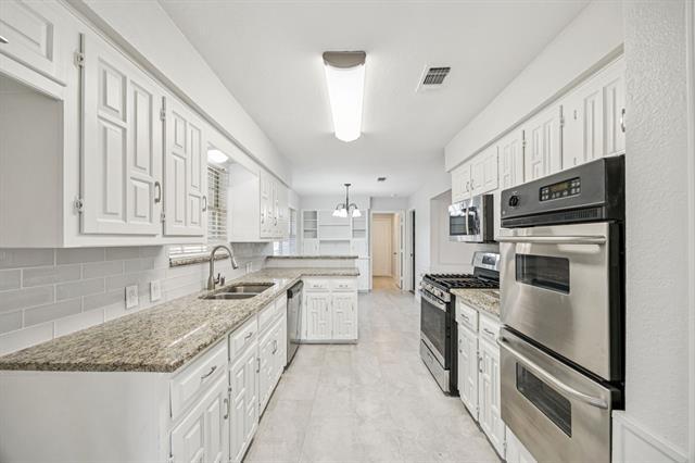 Building Photo - 2413 Bluffton Dr