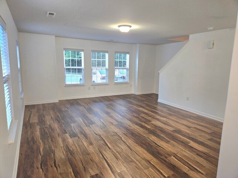 Building Photo - 6522 Ashebrooke Dr