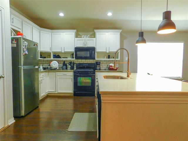 Building Photo - 2020 Jasmine Valley Drive